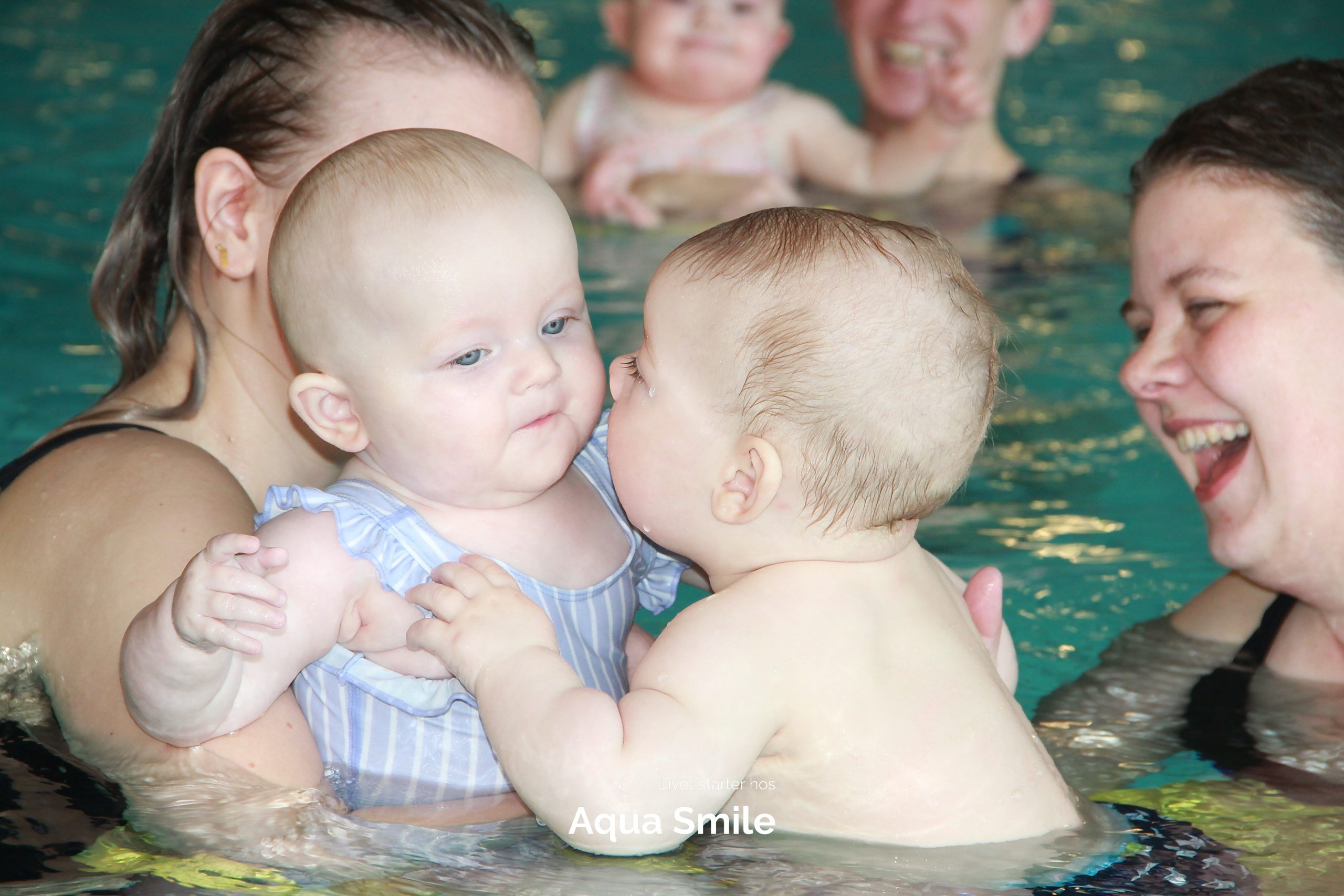 Kom og giv din baby en enestående oplevelse til babysvømning hos Aqua Smile. Du får det ikke bedre...