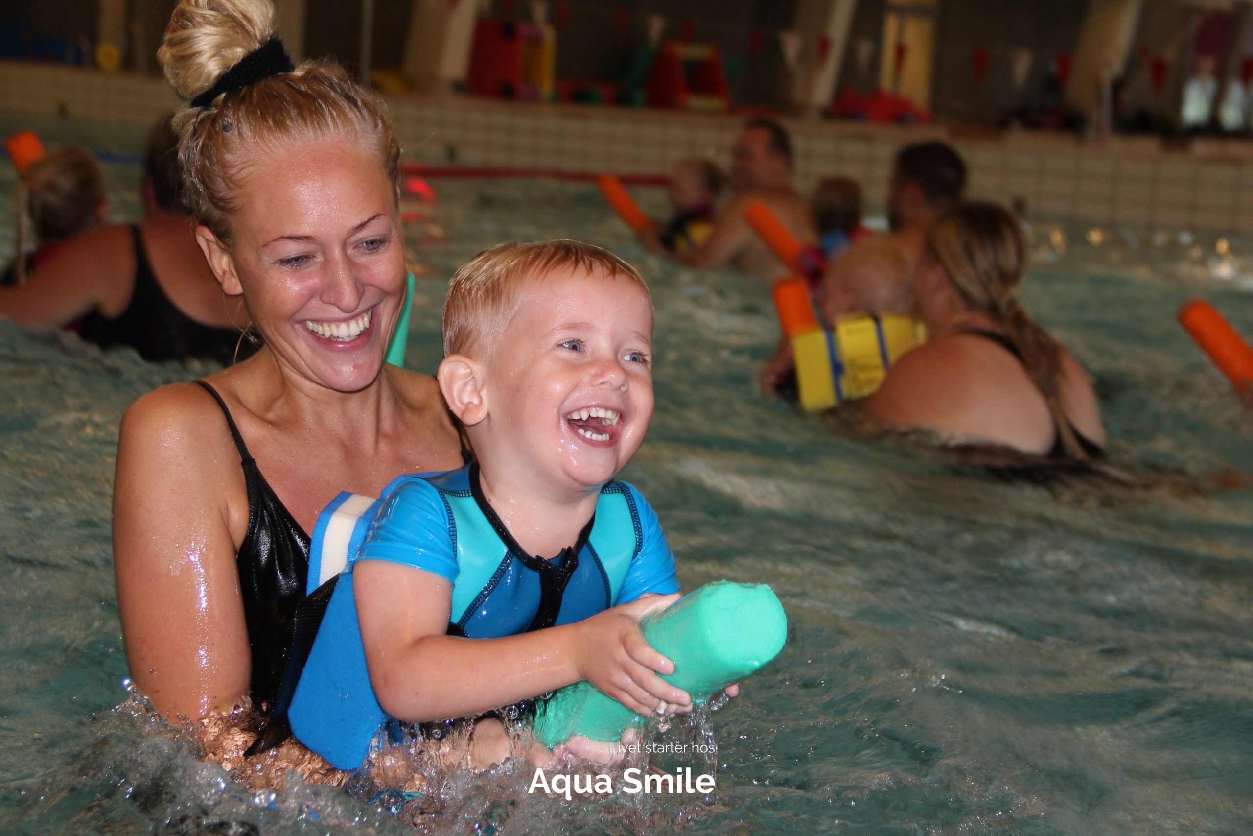 Kom og giv dit barn/børn en enestående oplevelse til Plask & Leg 2-5 år (med forældre) hos Aqua Smile. Du får det ikke bedre...